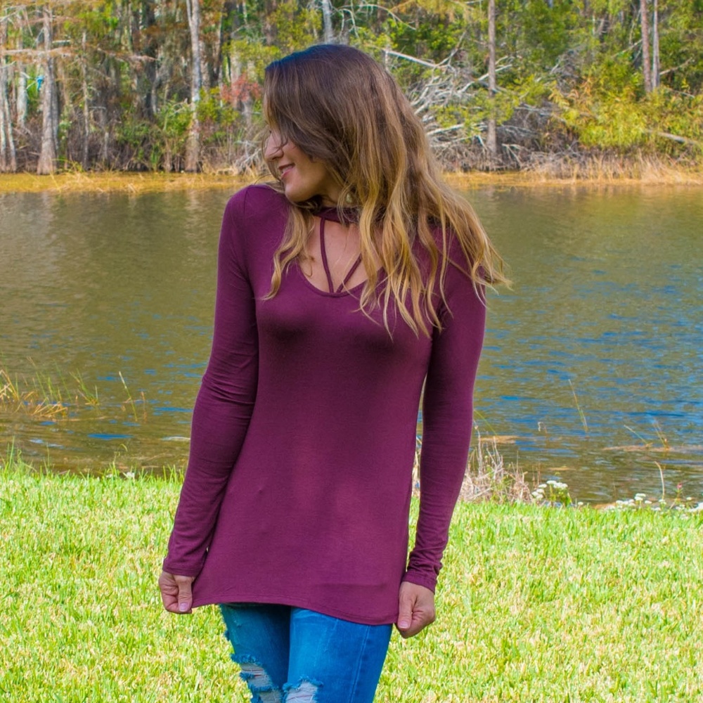 Hold On To Me Wine Choker Top